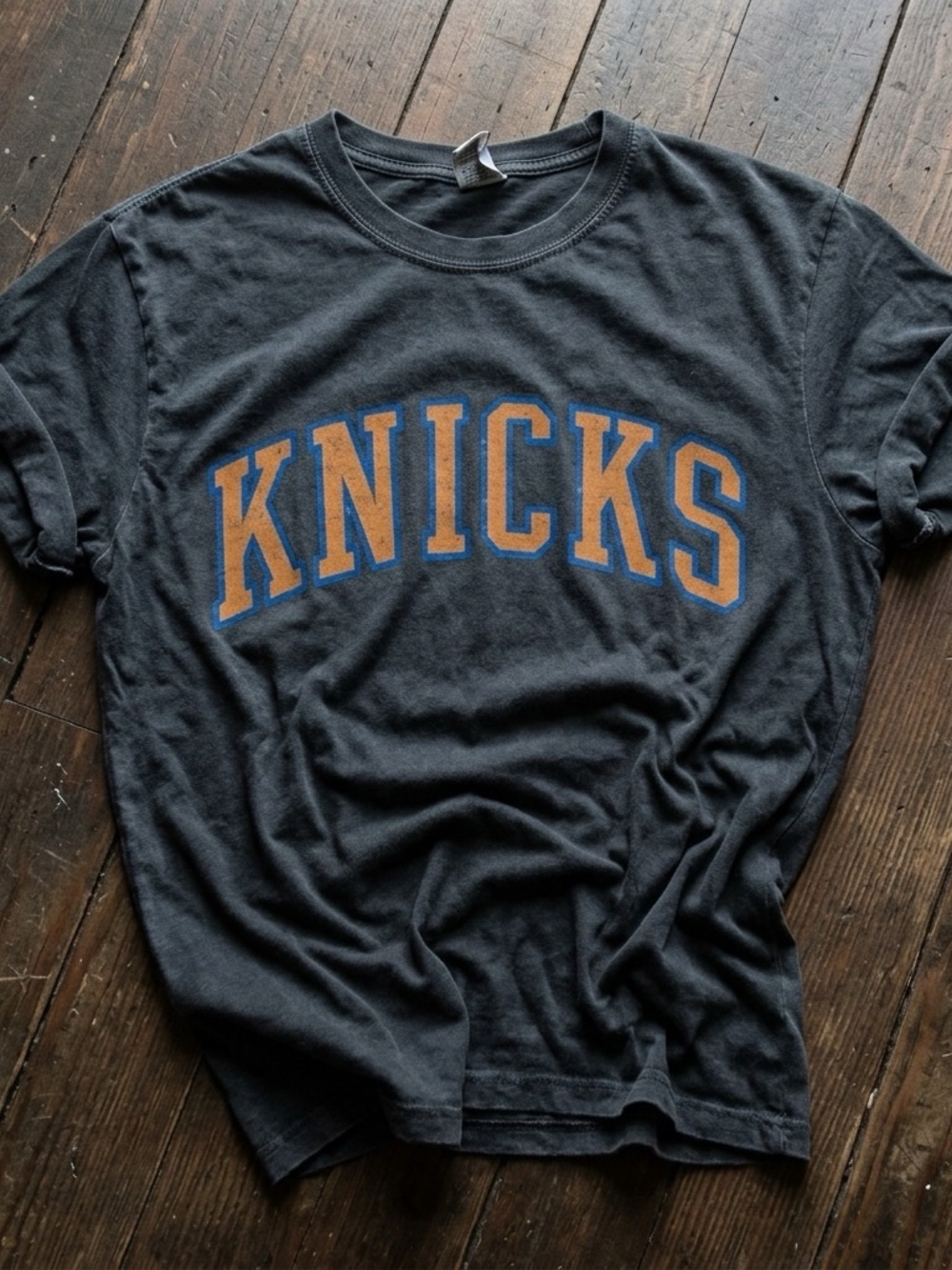 Gildan Black and gray T-Shirt with basketball name Lettering
